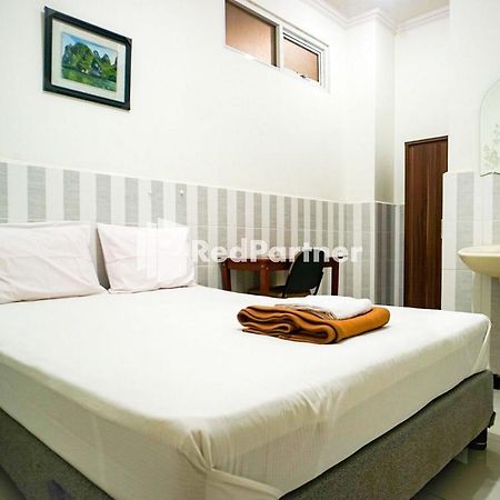 סוראבאיה Hoki Homestay Redpartner מראה חיצוני תמונה