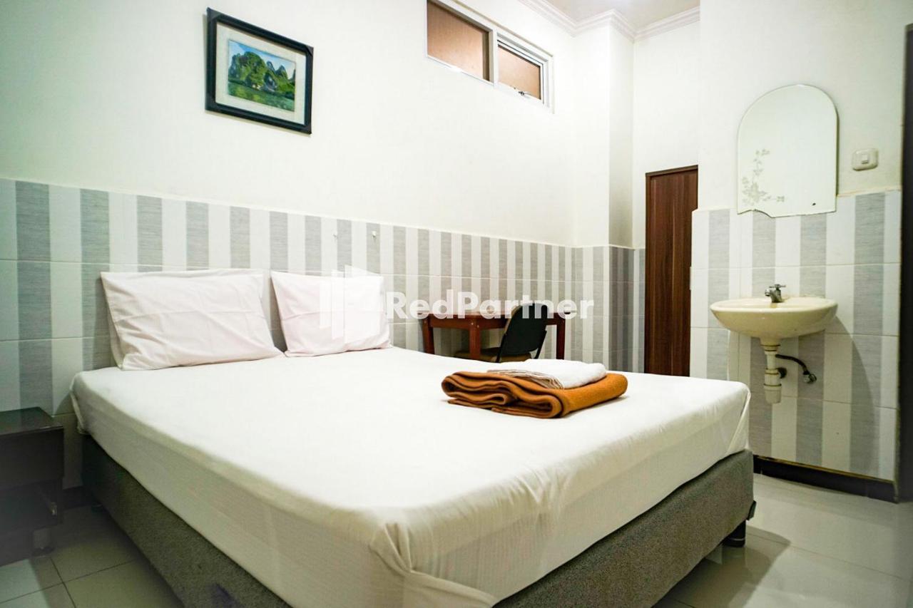 סוראבאיה Hoki Homestay Redpartner מראה חיצוני תמונה