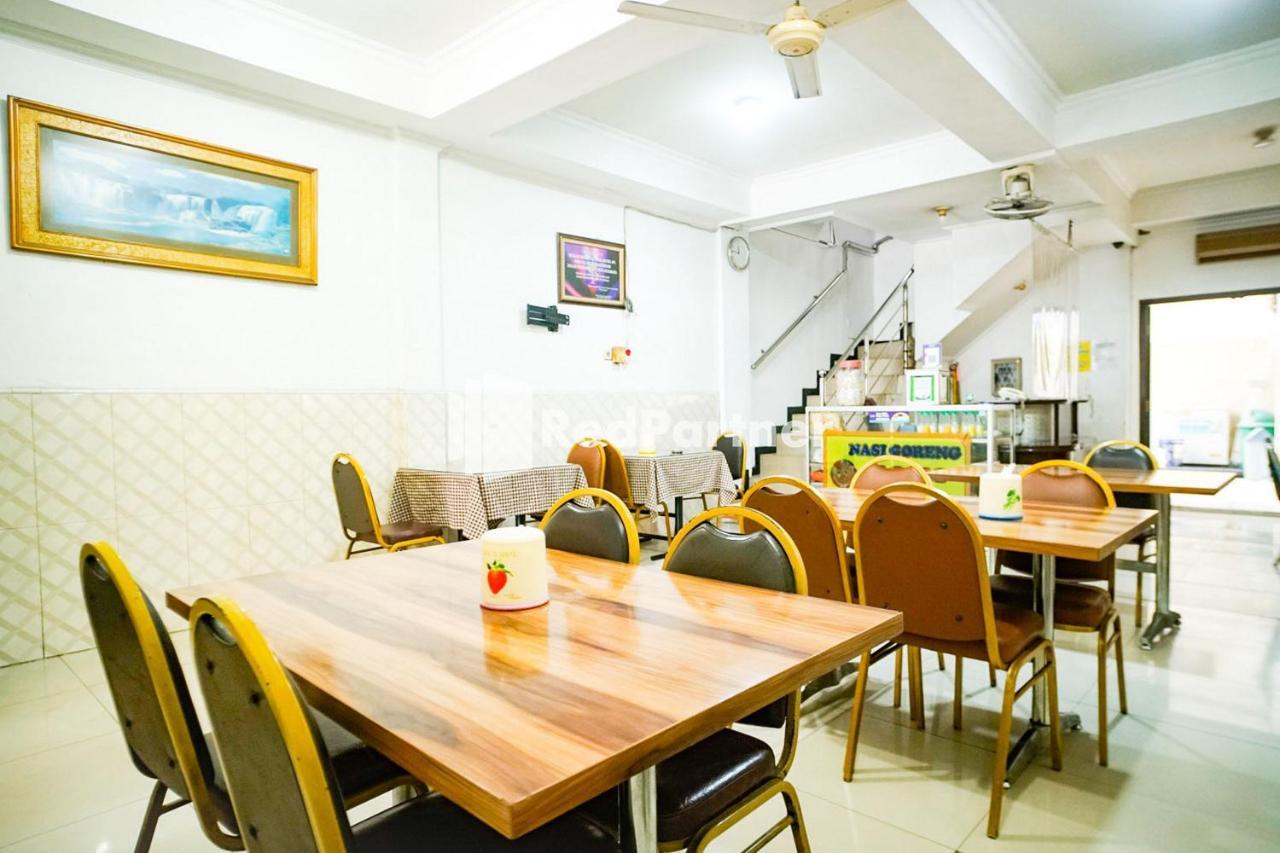 סוראבאיה Hoki Homestay Redpartner מראה חיצוני תמונה